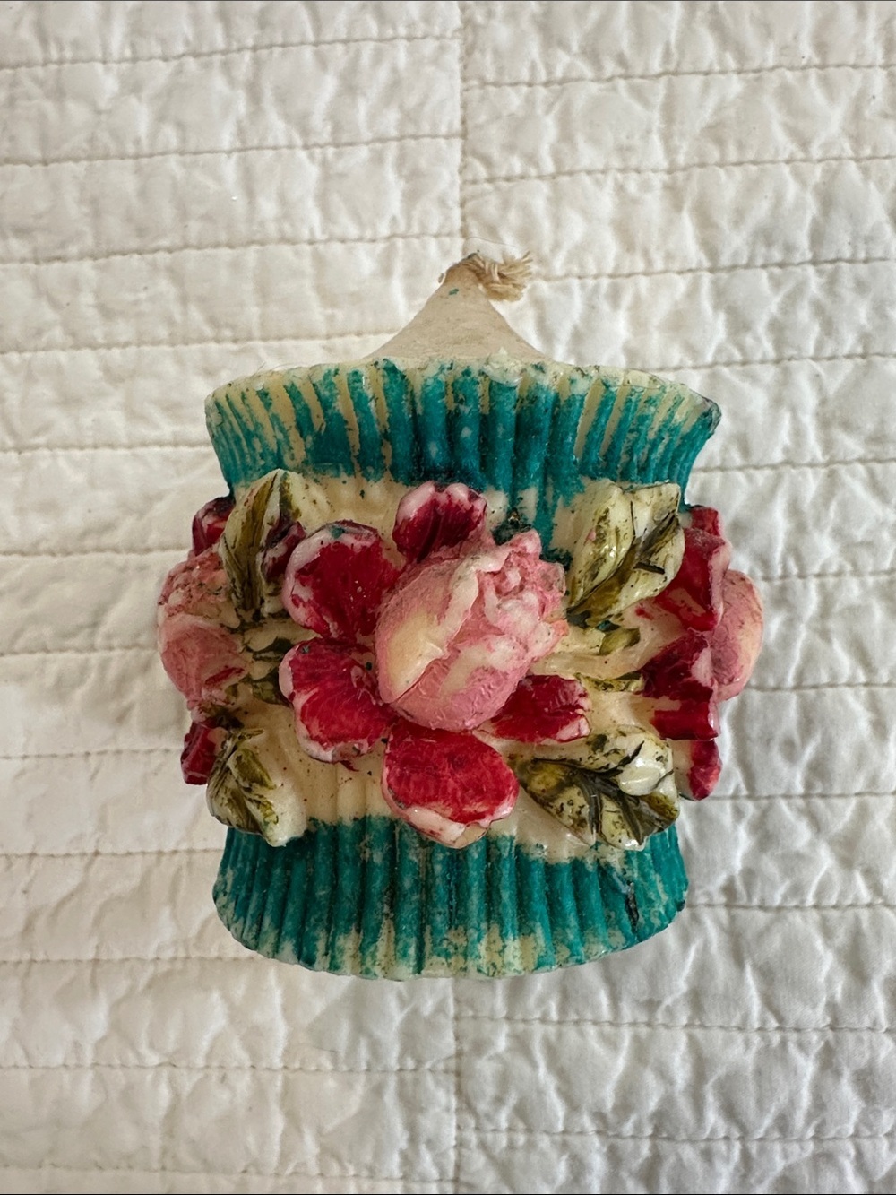 Vintage Hand Painted Hand Carved Floral Decorative Candle Rose 🌹 - Picture 2 of 3